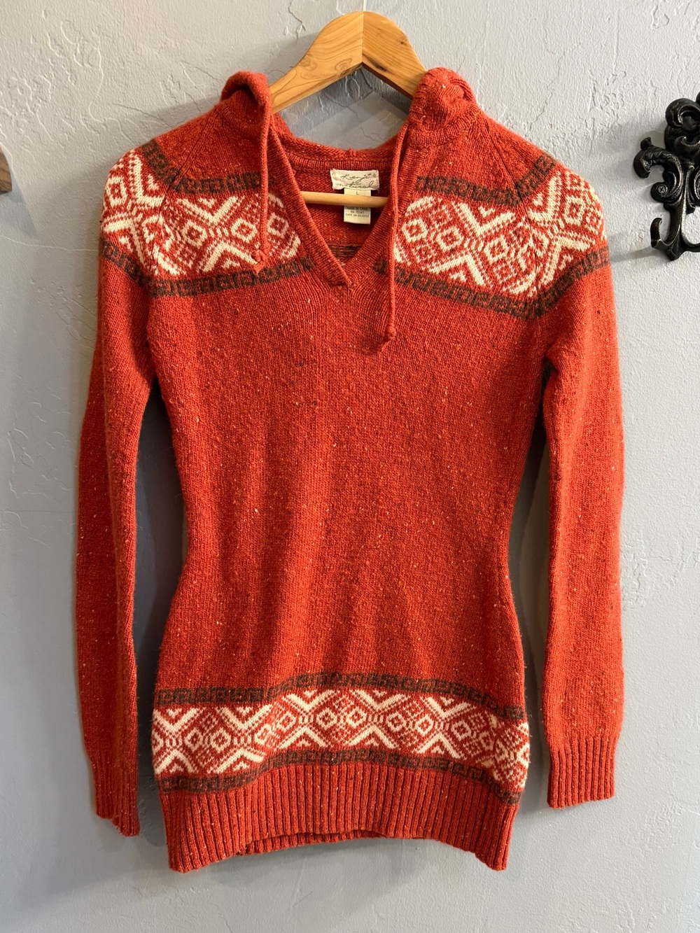 Big kids Cozy Hooded V-Neck Sweater in Rust Red with Fair Isle Detail